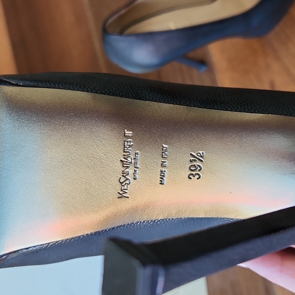 New Yves Saint Laurent Tribute Pump - Picture 4 of 6